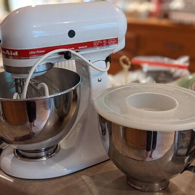Like New Kitchen Aide Mixer