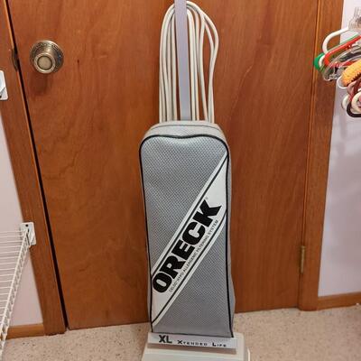 Classic Oreck Upright Vacuum, Runs Great