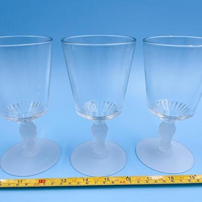 VINTAGE â€œTHREE FACEâ€ FROSTED GLASS GOBLETS SET OF 6