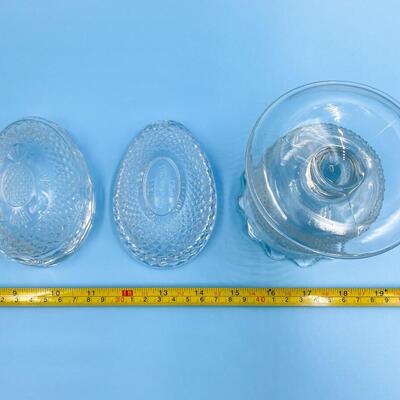 1977 AVON FOSTORIA GLASS EGG AND UNMARKED PEDESTAL CUP