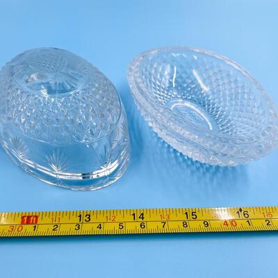 1977 AVON FOSTORIA GLASS EGG AND UNMARKED PEDESTAL CUP
