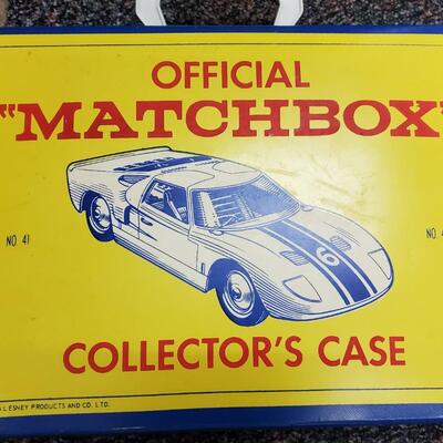 Official Matchbox Collectors Case with 20 GREAT Vehicles 