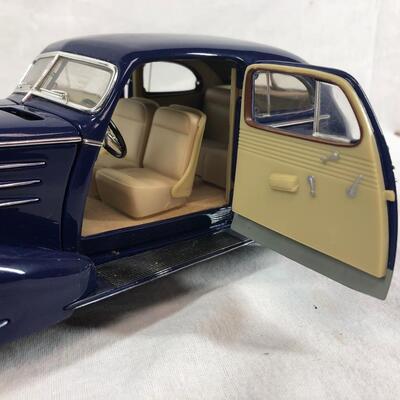 Ricko Diecast 1:16 1934 Cadillac V16 Scale Model Car