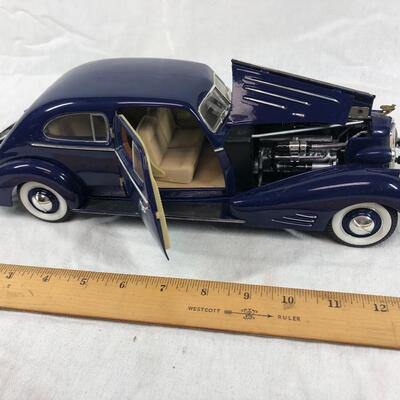 Ricko Diecast 1:16 1934 Cadillac V16 Scale Model Car
