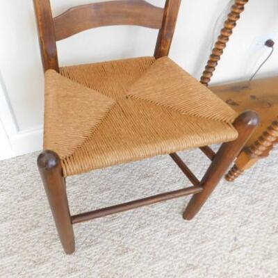 Nice Antique Ladder Back Amish Rush Seat Chair