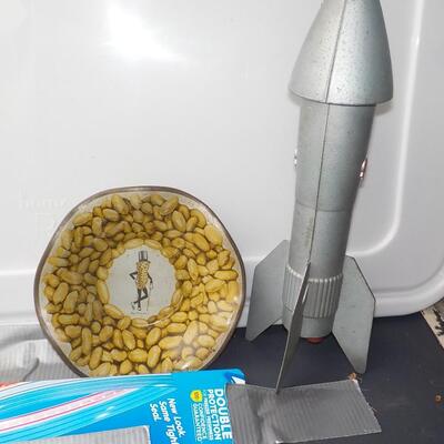 1950's Planters Peanuts bowl/ Peoples Bank.