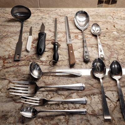 Lot 19: Mixed Serving Ware, Knives and Sharper 