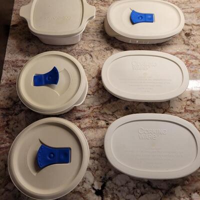 Lot 31: Corning Ware Dishes with Lids