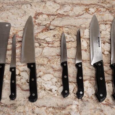 Lot 32: Knives Lot 