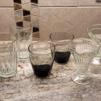 Lot 44: Mixed Glassware of 2's