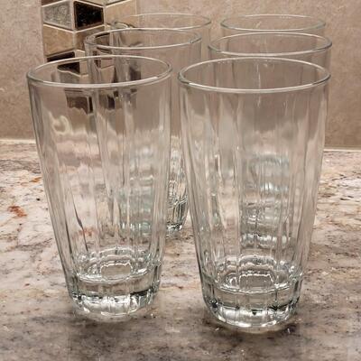 Lot 45: Clear Glassware (6)