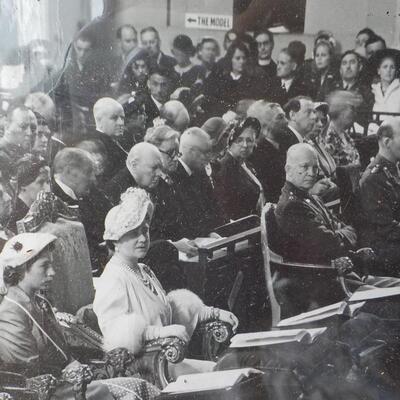 2 Historial pictures of general Eisenhower & Churchill.