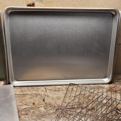 Lot 62: (4) Cooling Racks and Cookie Sheets