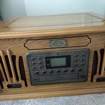 Spirit of St. Louis Turntable AM/FM Radio Set in Oak Finish Cabinet