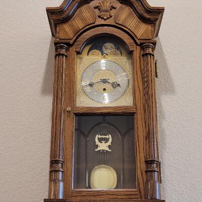 Lot 110: Sligh Moon Phase Wall Clock (Works & Chimes Great) 