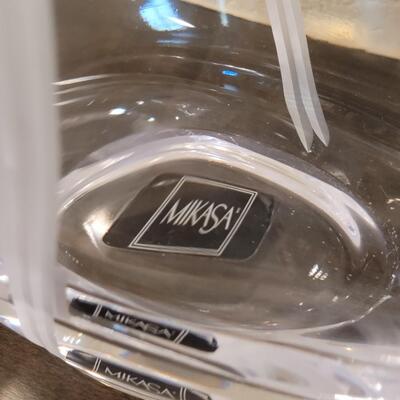 Lot 116: Mikasa 10" Moon Vase