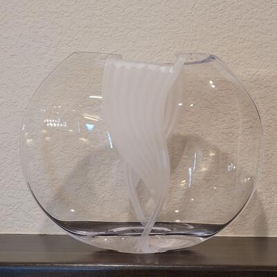 Lot 116: Mikasa 10" Moon Vase