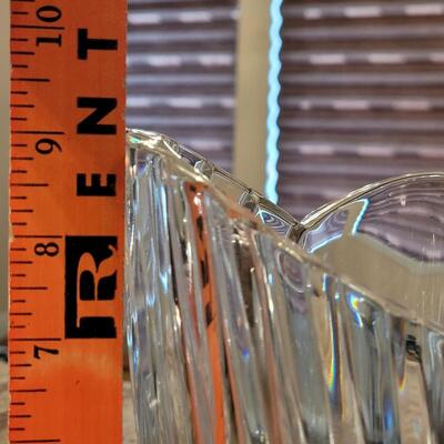 Lot 120: Large Crystal Heart Vase