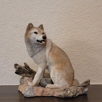Lot 133: Living Stone Wolf Sculpture 