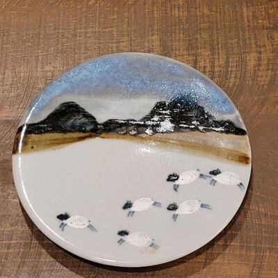 Lot 139: Highland Stoneware Ceramic Sheep Plate made in Scotland 
