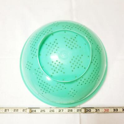 VINTAGE TUPPERWARE COLANDER 