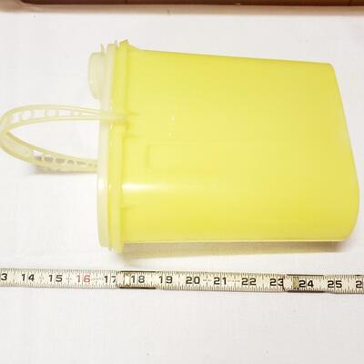 VINTAGE TUPPERWARE JUICE PITCHER - YELLOW