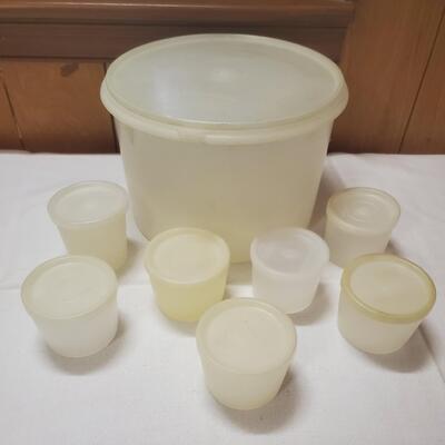 VINTAGE TUPPERWARE 8 PCS BUNDLE 