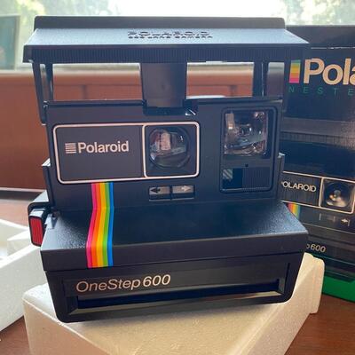 Polaroid One Step 600 Series Land Camera in Original Box
