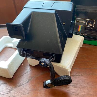 Polaroid One Step 600 Series Land Camera in Original Box
