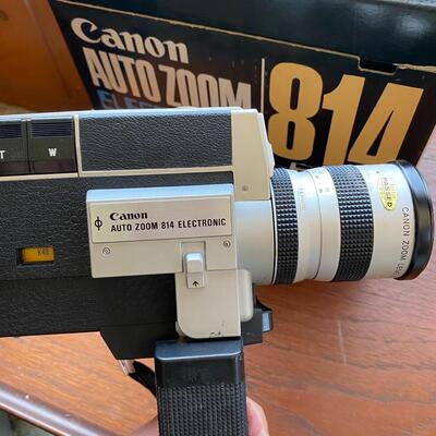 Canon Auto Zoom Electronic 814 Video 8mm Camera in Box