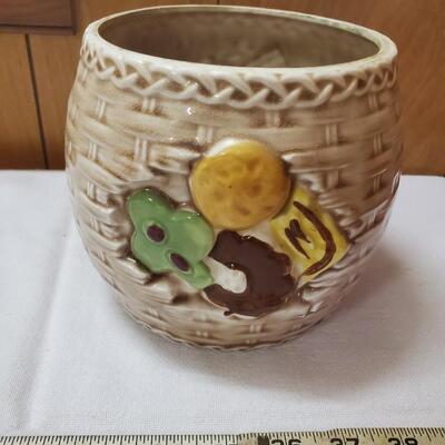 VINTAGE NAPCOWARE BASKET SYLE CERAMIC  COOK JAR 
