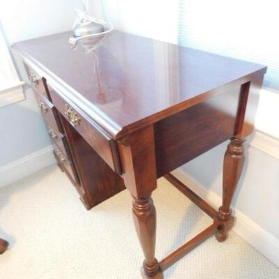 Solid Wood Knee Hole Desk with Drawer Cabinet
