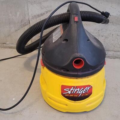 Lot 158: Small STINGER Shop Wet Dry Vacuum WORKS