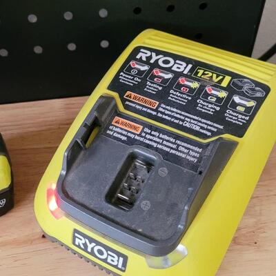 Lot 161: RYOBI 12V Cordless Drill w/ Charger WORKS
