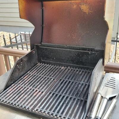 Lot 162: CHARBROIL Infared Grill 