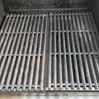 Lot 162: CHARBROIL Infared Grill 