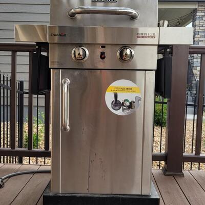 Lot 162: CHARBROIL Infared Grill 