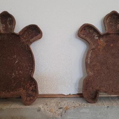Lot 164: (2) Cast Iron Garden Outdoor Turtle Home Deco Figures