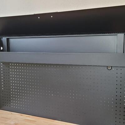 Lot 165: Large CRAFTSMAN Work Bench w/ Drawer