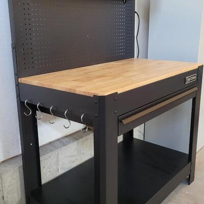 Lot 165: Large CRAFTSMAN Work Bench w/ Drawer