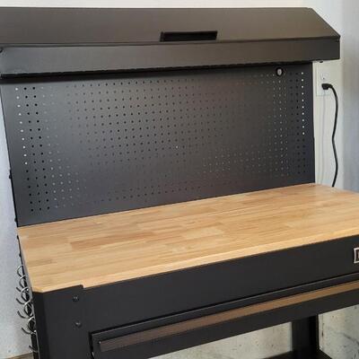 Lot 165: Large CRAFTSMAN Work Bench w/ Drawer