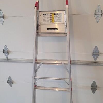Lot 166: 4 Foot LOUISVILLE Aluminum Step Laddrr 