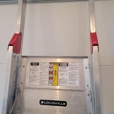 Lot 166: 4 Foot LOUISVILLE Aluminum Step Laddrr 