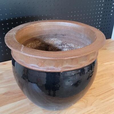 Lot 170: Garden Decorative Pot