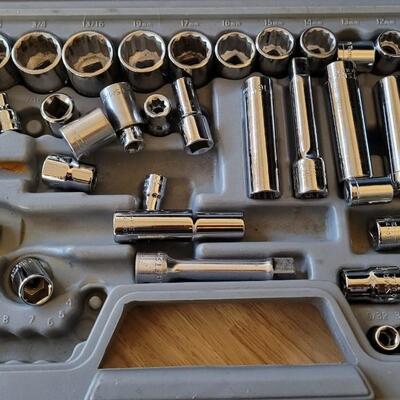 Lot 184: SEARS CRAFTSMAN Assorted Socket & Wrench Swt