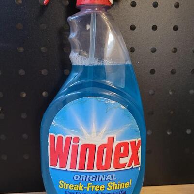 Lot 189: 85%+ Bottle of WINDEX Window Cleaner