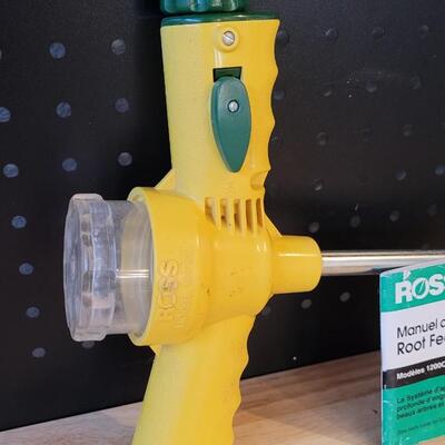 Lot 190: Garden Fertilizer Root Feeder Spike System