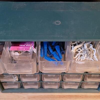 Lot 193: Vintage Small Accessory Organizer Tray System