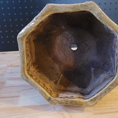 Lot 194: Garden Flower Pot 