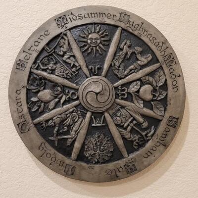 Lot 199: Hanging Garden Art Deco